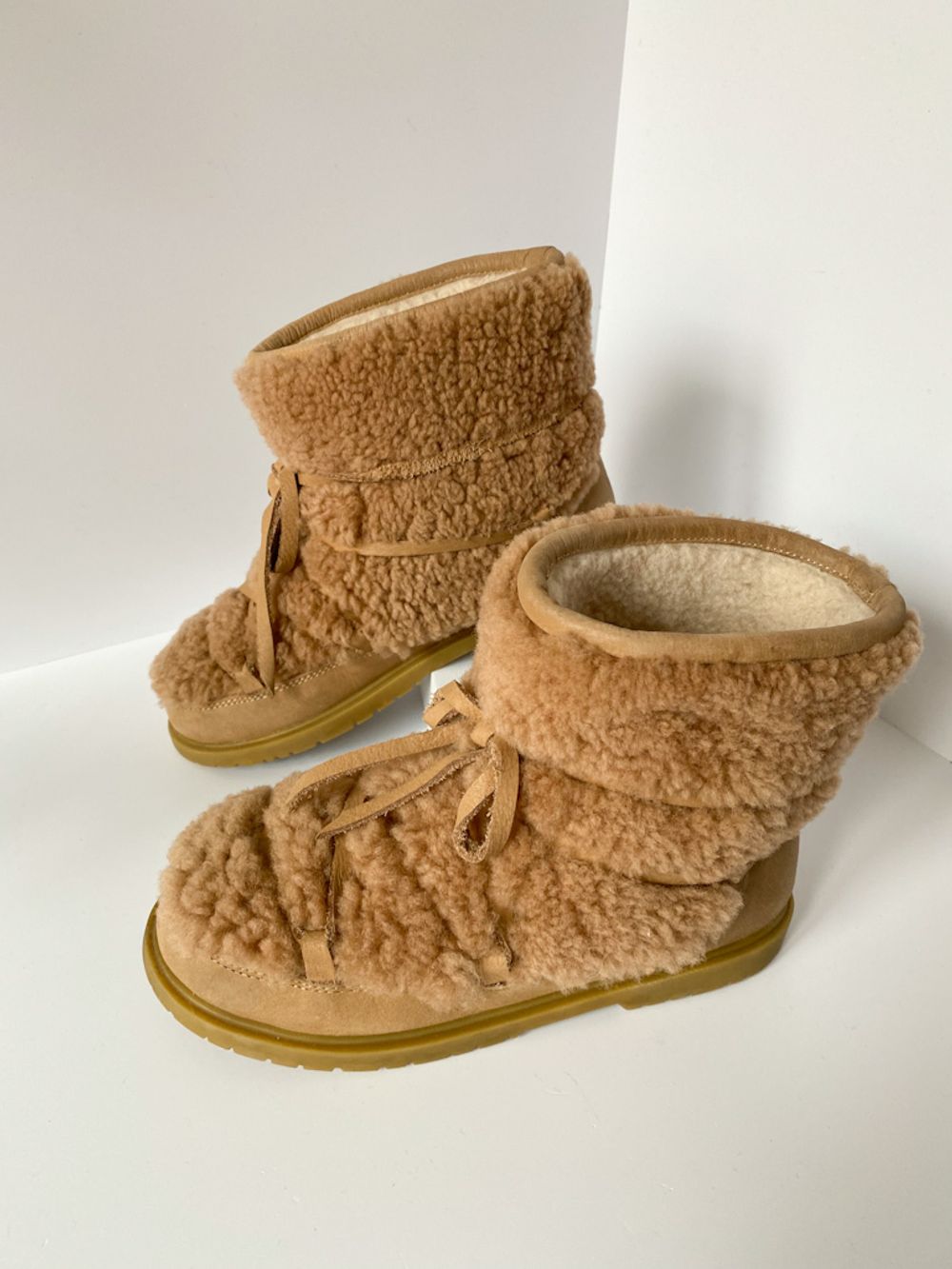 Новые меховые сапоги Donsje, 31