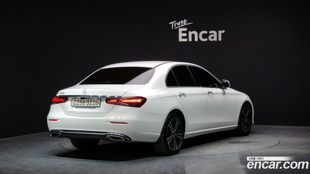 Mercedes-Benz E-Class W213 E250 Avangarde (12.2020)