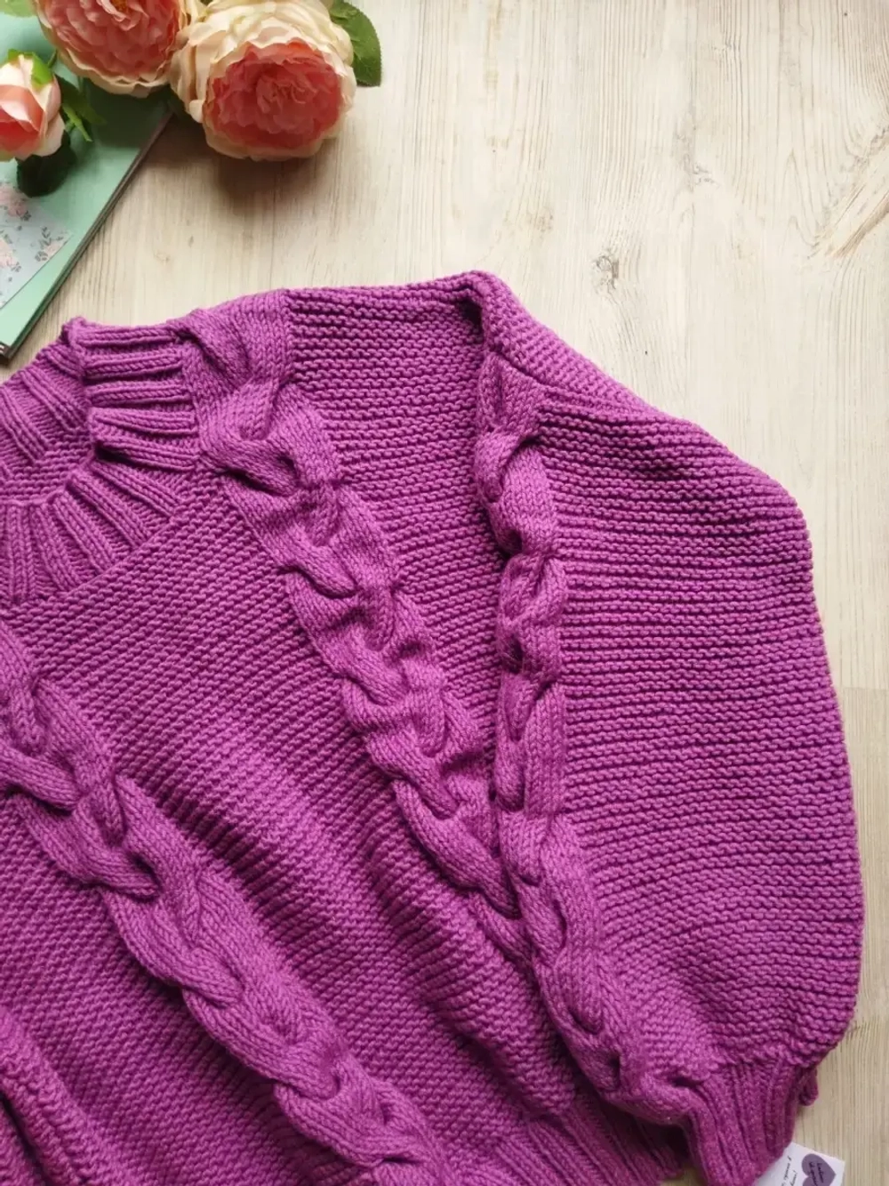 Свитер с косами