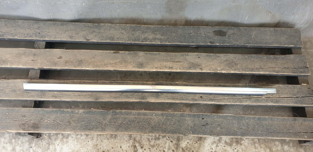 Молдинг двери задней правой Mercedes E (W213) 16-нв Б/У Оригинал A2137300224