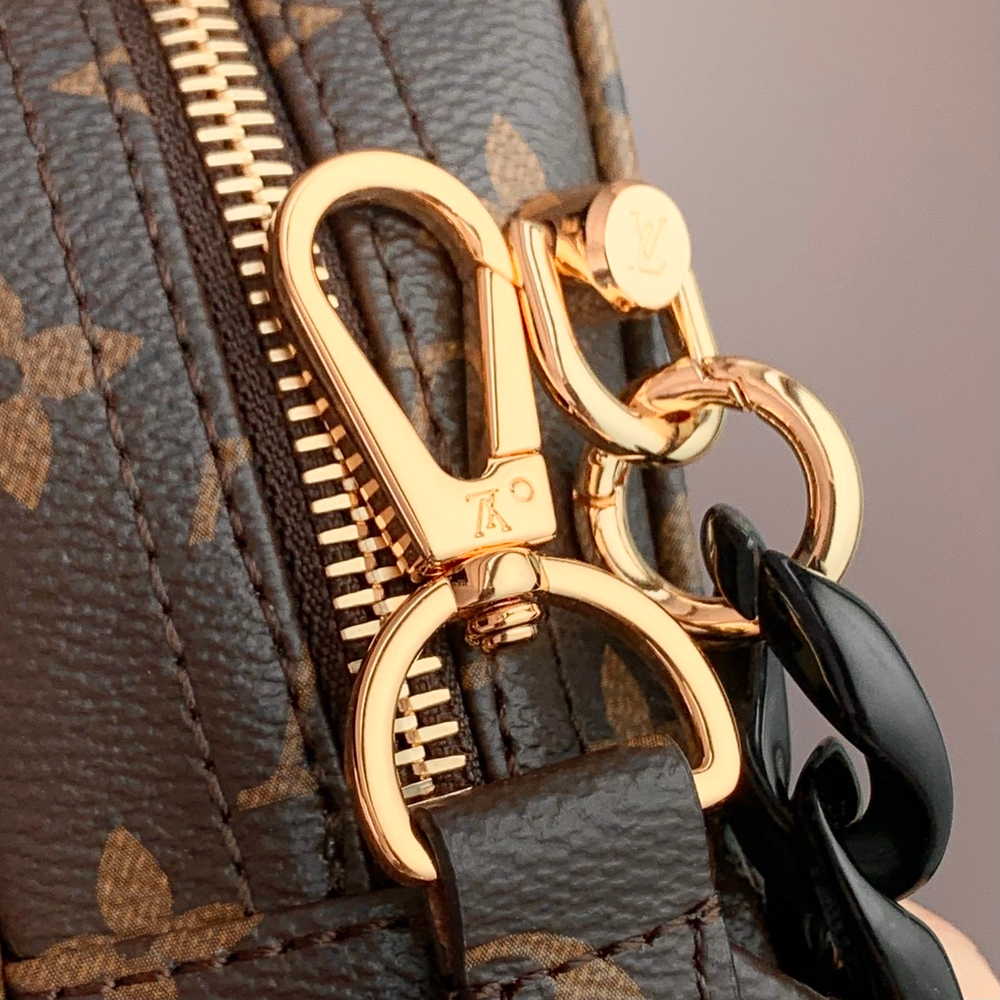 Louis Vuitton Trousse Toilette 28 Clutch
