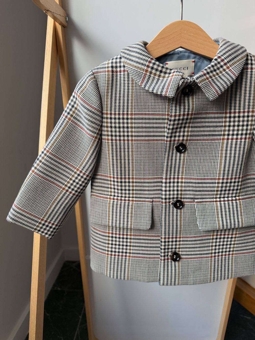 Шерстяной костюм Gucci, 86