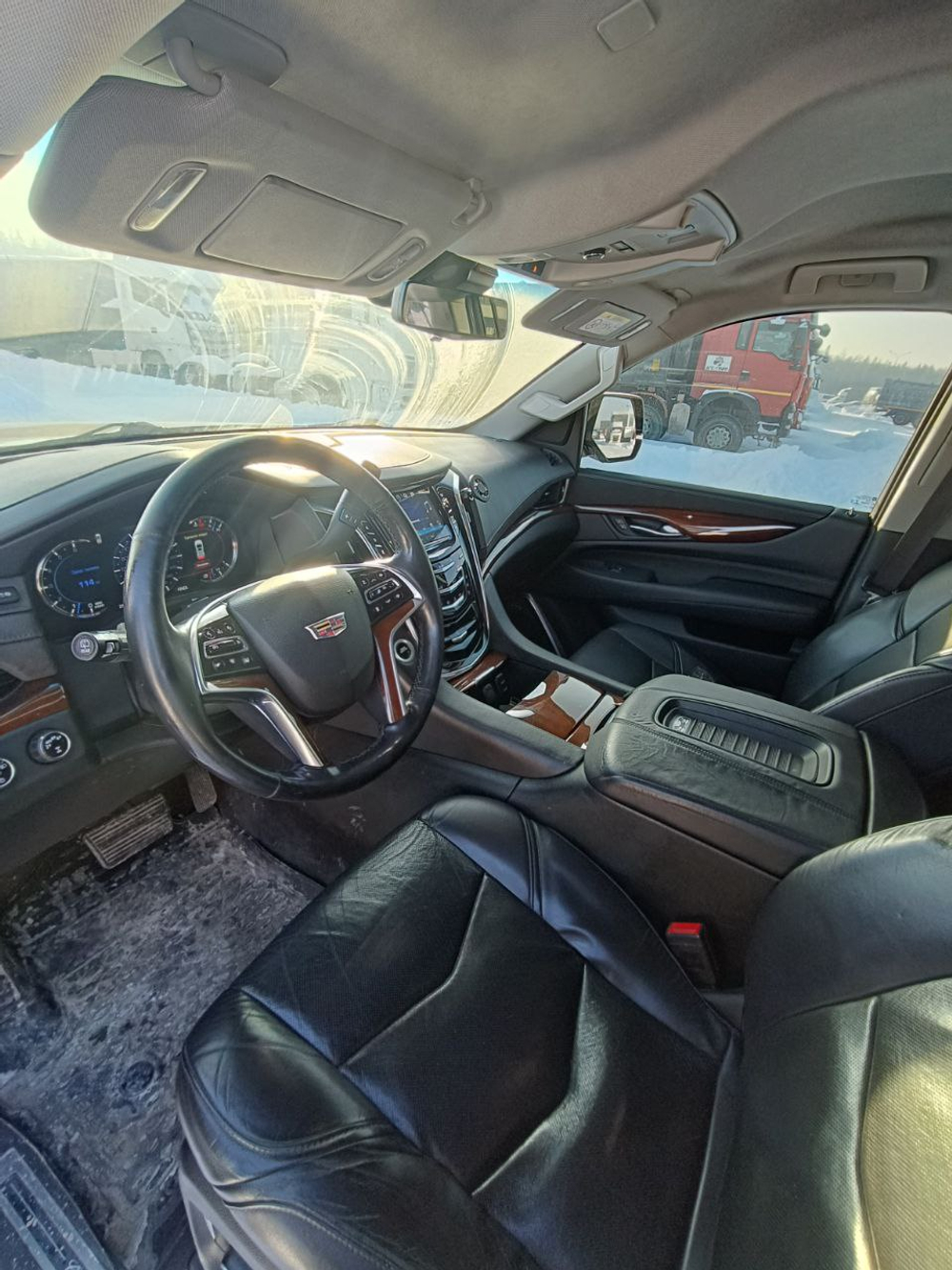 Cadillac ESCALADE 6.2 V8 Luxury (426 л.с.)