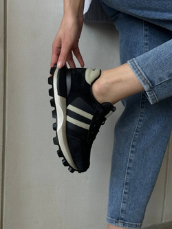 Кроссовки из натуральной замши