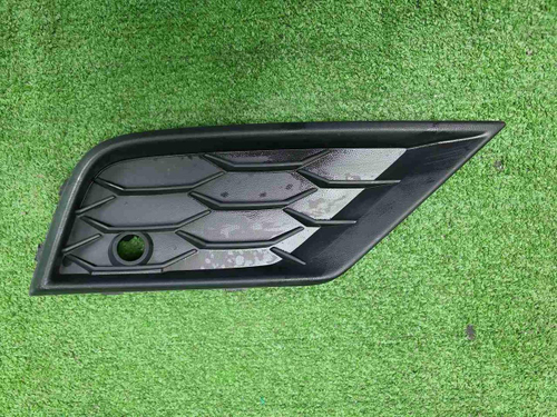 Решетка переднего бампера правая VW Tiguan 2 16-20