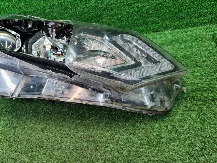 Битая Фара правая Nissan Qashqai 2 j11 2017-2023 галоген
