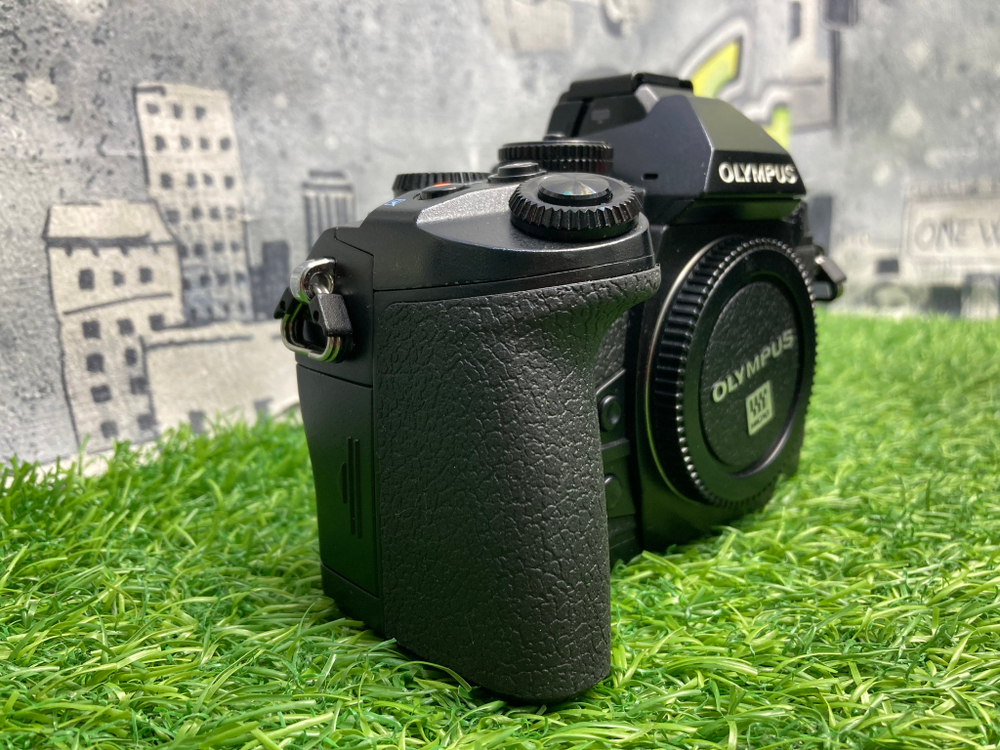 Olympus OM-D E-M1 7.600 кадров