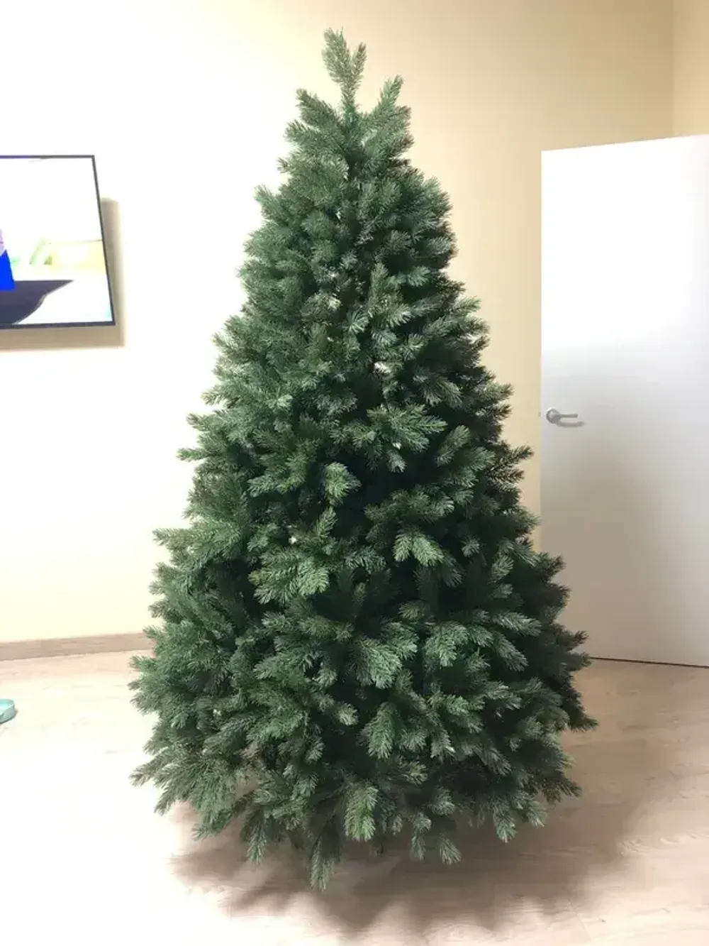 Ель искусственная «Шервуд» (Литая хвоя) 210 см / 2,1 м