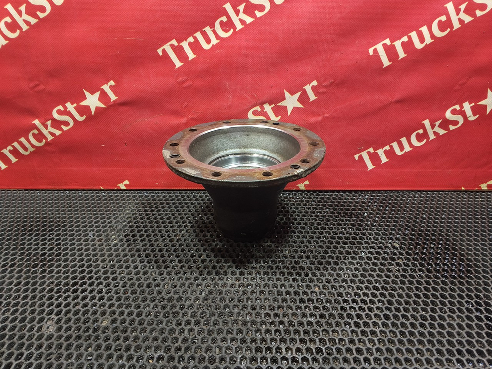 Крышка задней полуоси