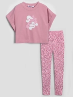 Розовый костюм для девочки на весну