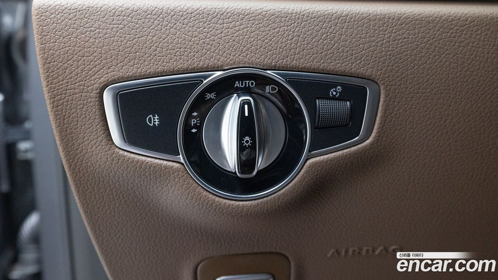 Mercedes-Benz E-Class W213 E220d Exclusive (08.2019)