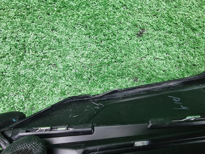 Решетка переднего бампера RH Volvo XC60 2 (17-21)