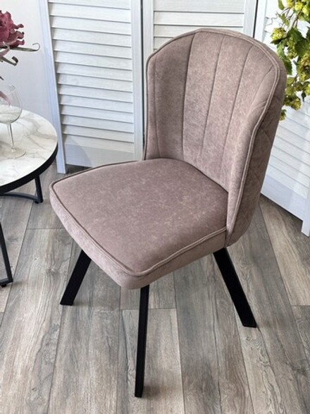 Стул М-City DISAUR Мод (Mode) поворотный на поворотный на 360 градусов, B5 Капучино, Велюр, Черный каркас