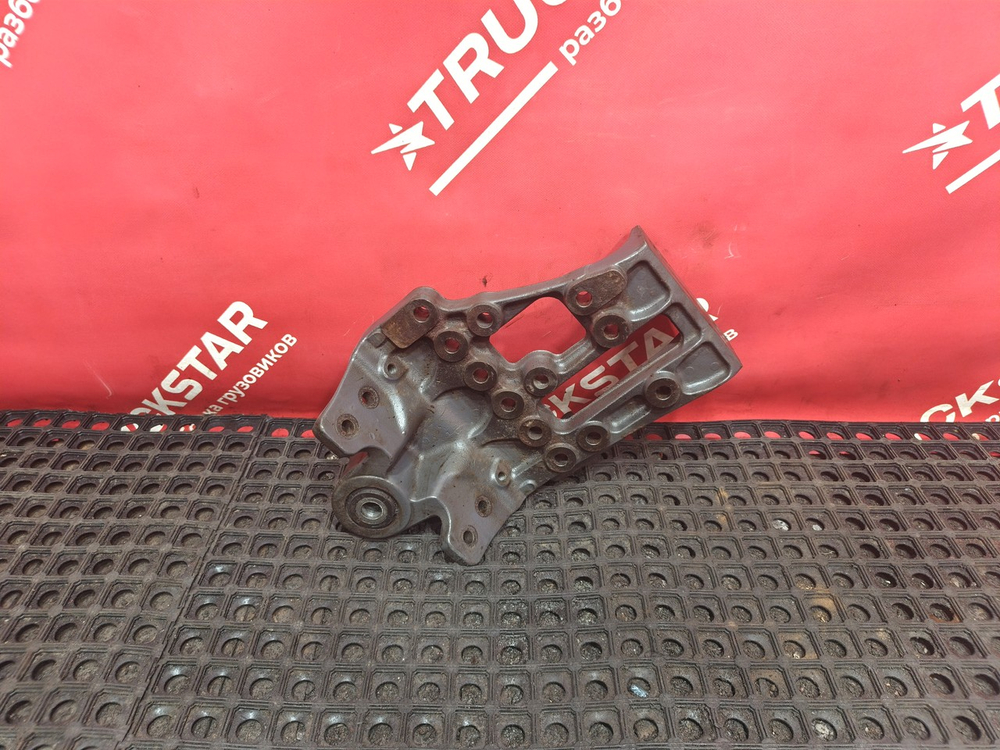 Кронштейн рессоры передней левый 2019г