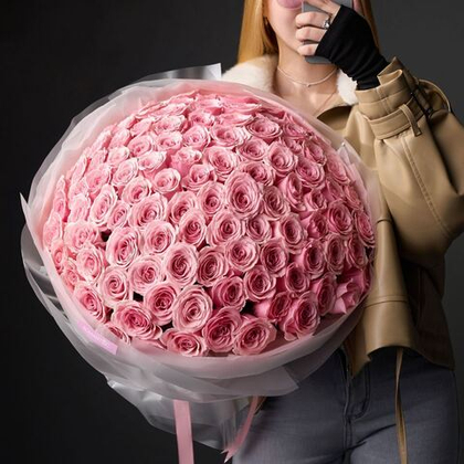 101 голландская роза 40см в оформлении