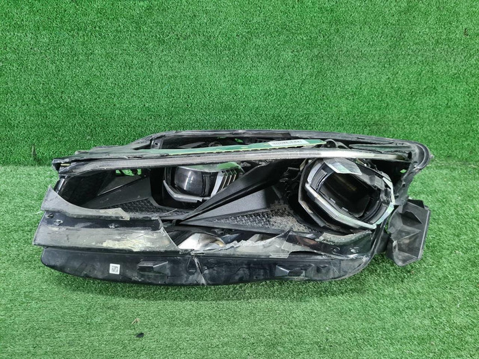 Битая Фара левая VW Touareg 3 (2018-2023) LED