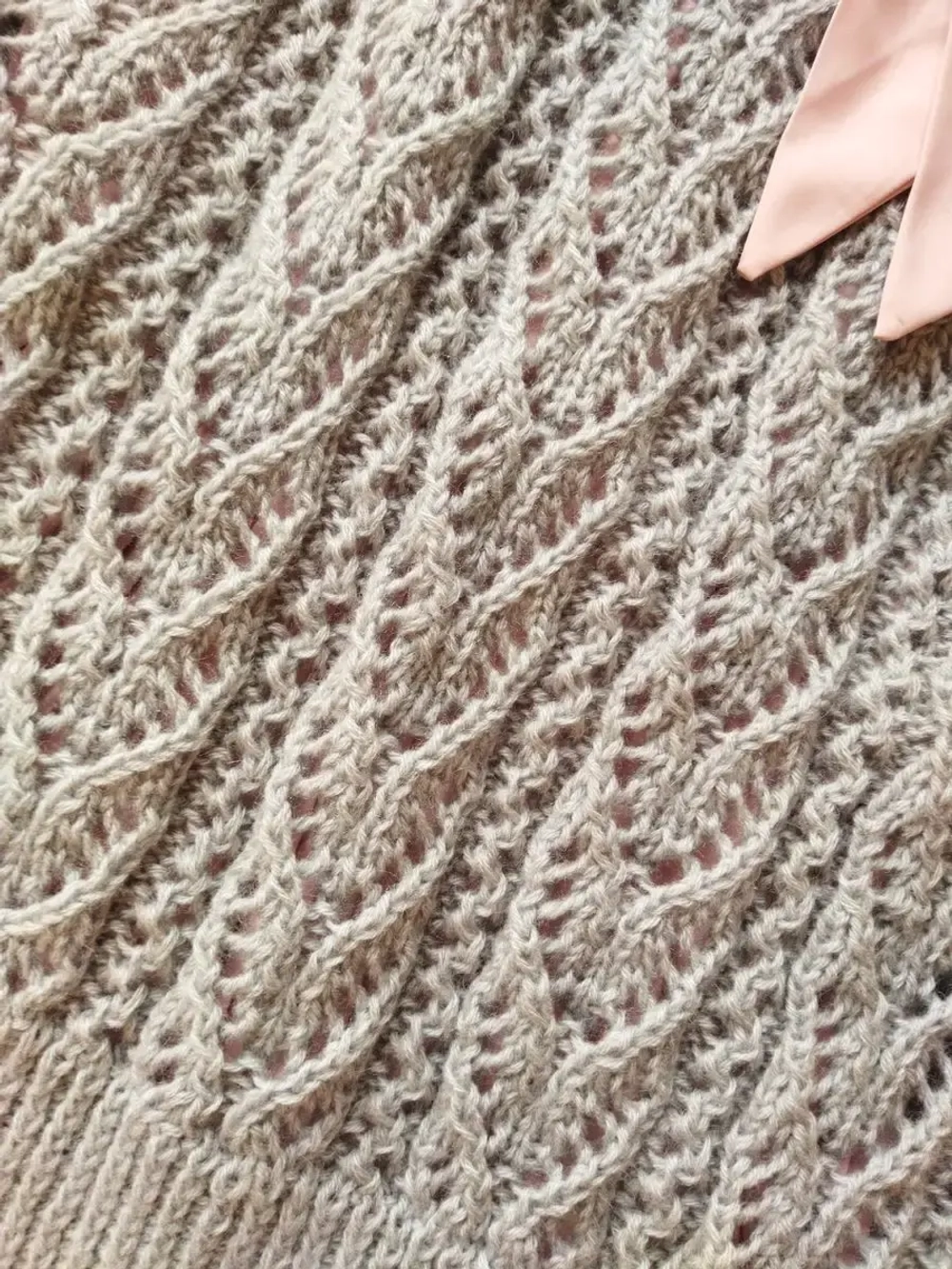 Жилет вязаный ажурный