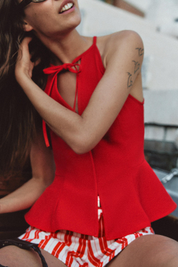 ZARA ТОП С ГОРЛОВИНОЙ ХАЛТЕР И БАСКОЙ, КРАСНЫЙ
