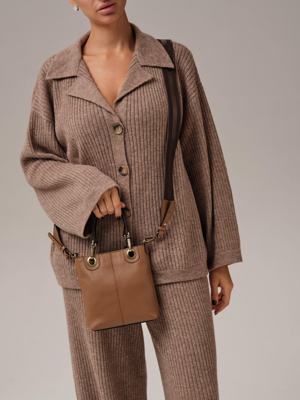 Сумка кожаная кросс-боди Deboro 30347 светлый орех