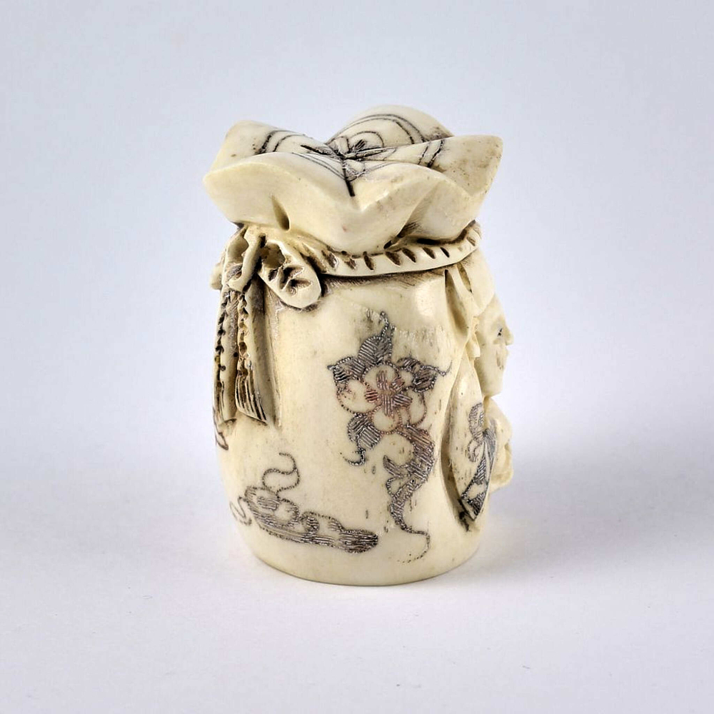 Нэцкэ Мешочек с маленьким ребенком