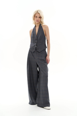 Жилет с открытой спиной в клетку