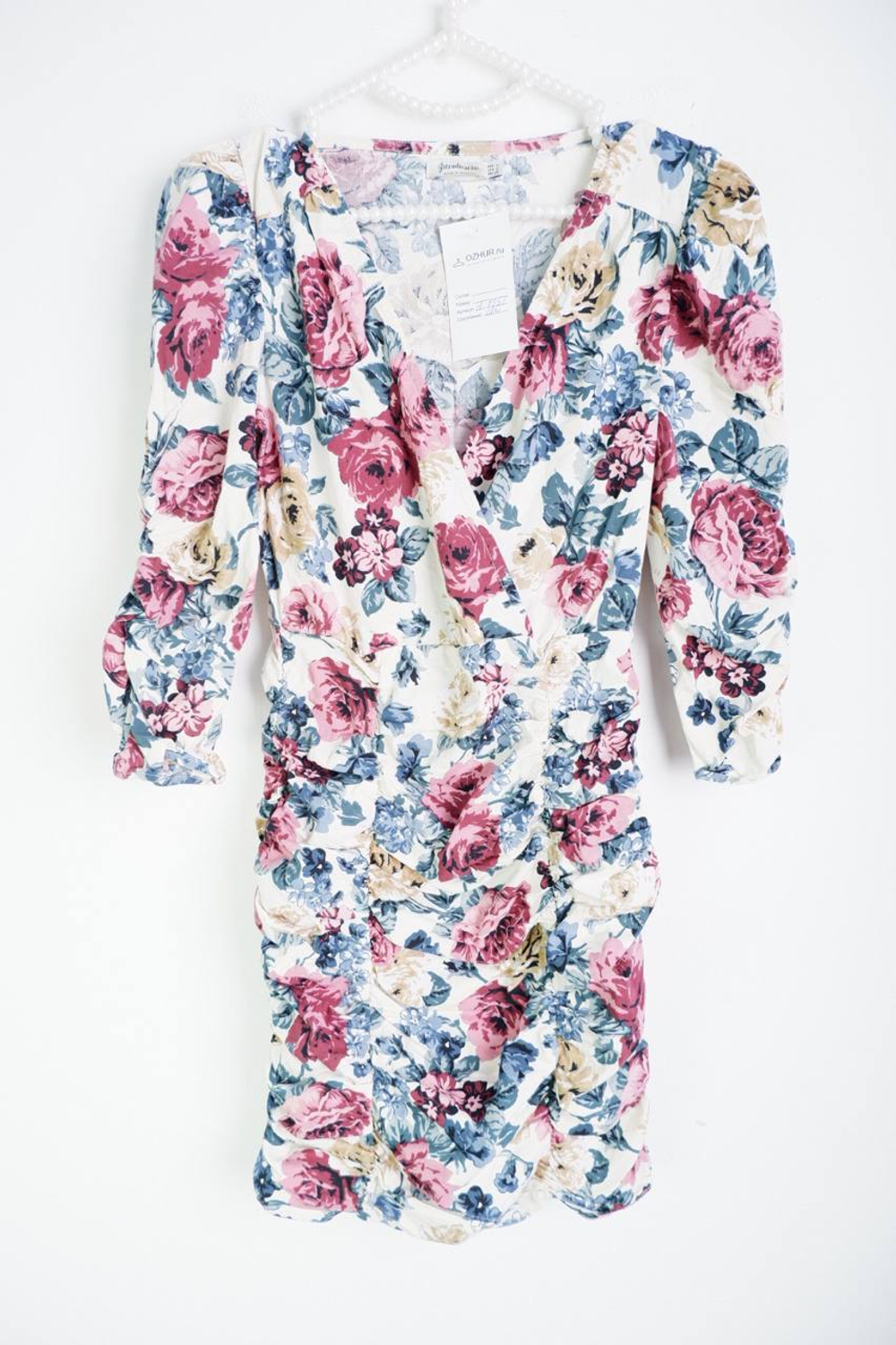 Платье Stradivarius короткое, маркировка S, визуально на 44 размер