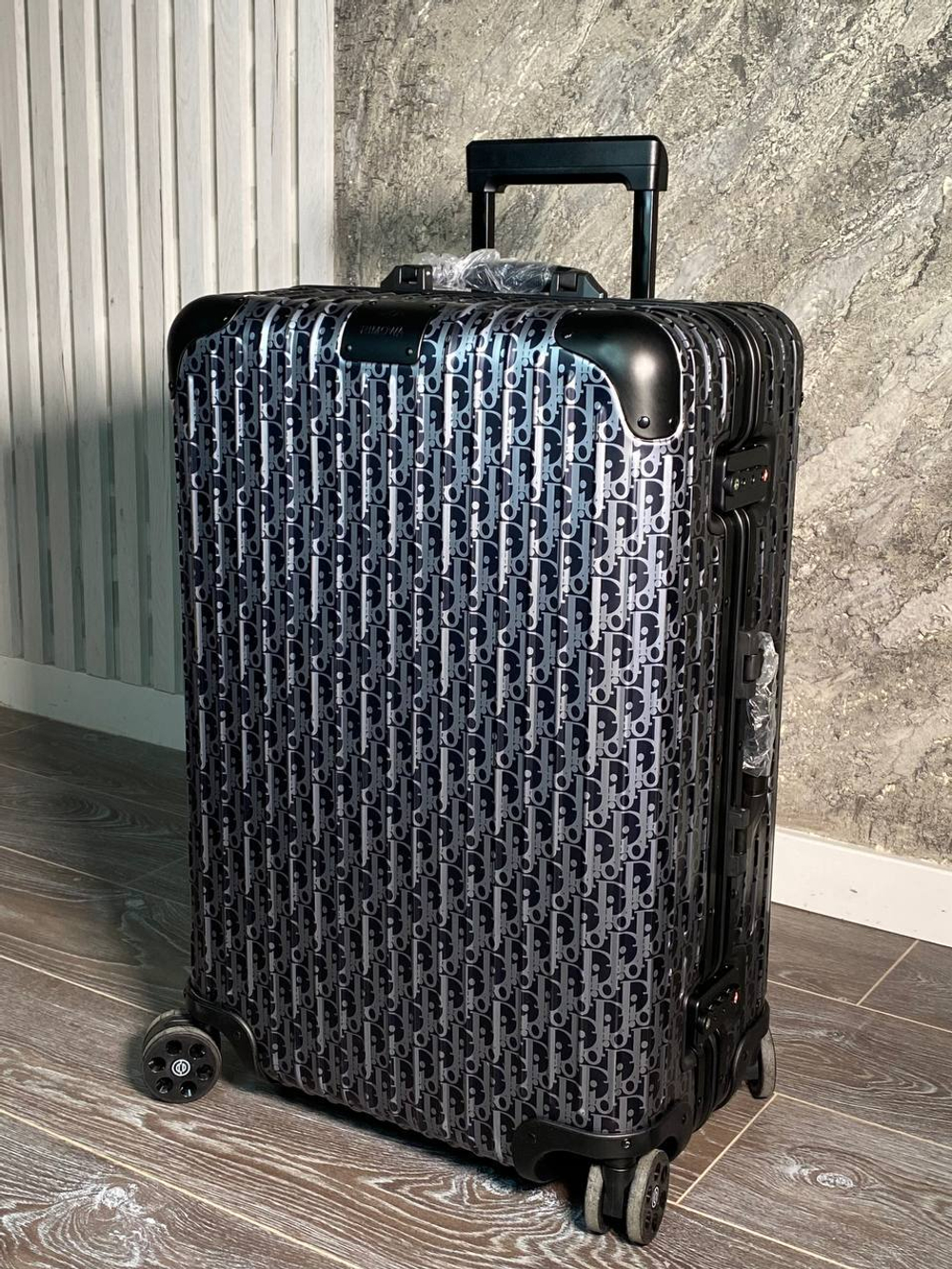 Чемодан Rimowa