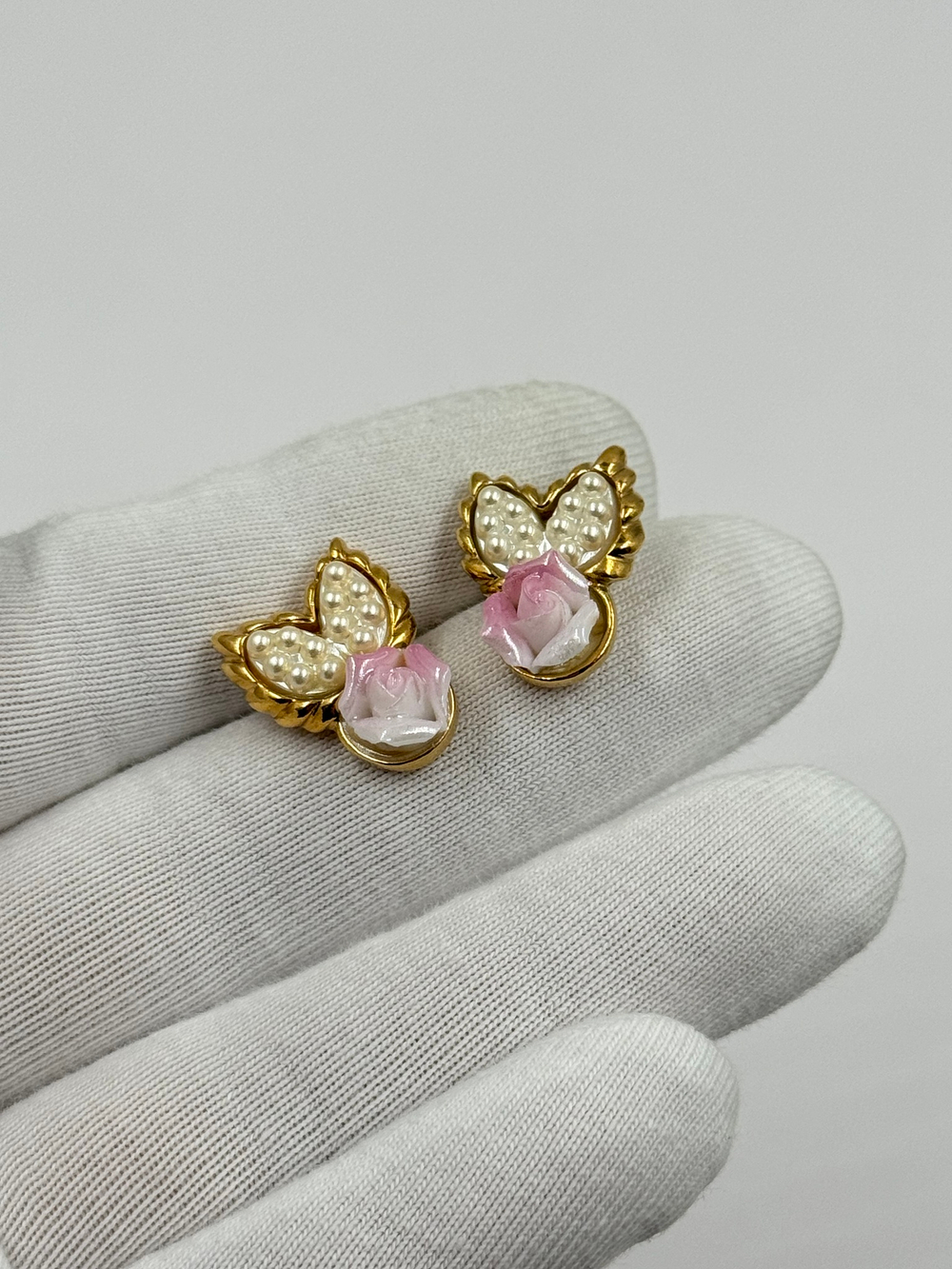 Серьги с розами и «микрожемчугом» Avon