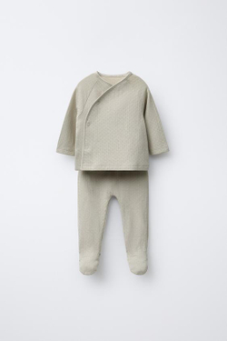 ZARA КОМПЛЕКТ ИЗ ФУТБОЛКИ И ЛЕГИНСОВ С РЕЛЬЕФНЫМ УЗОРОМ, ЗЕЛЕНОВАТЫЙ