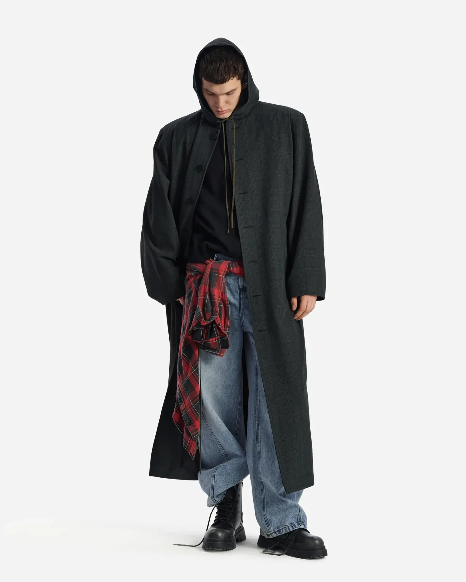 Легкое пальто с капюшоном