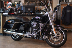 Road King Harley-Davidson 2021 Vivid Black