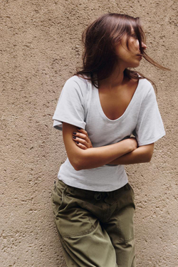 ZARA ФУТБОЛКА С КОРОТКИМ РУКАВОМ И ШИРОКИМ ВЫРЕЗОМ, СЕРЫЙ МЕЛАНЖ