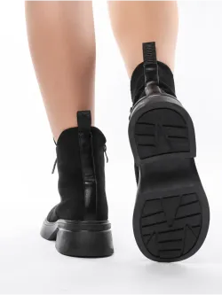 Зимние ботинки на высокой платформе