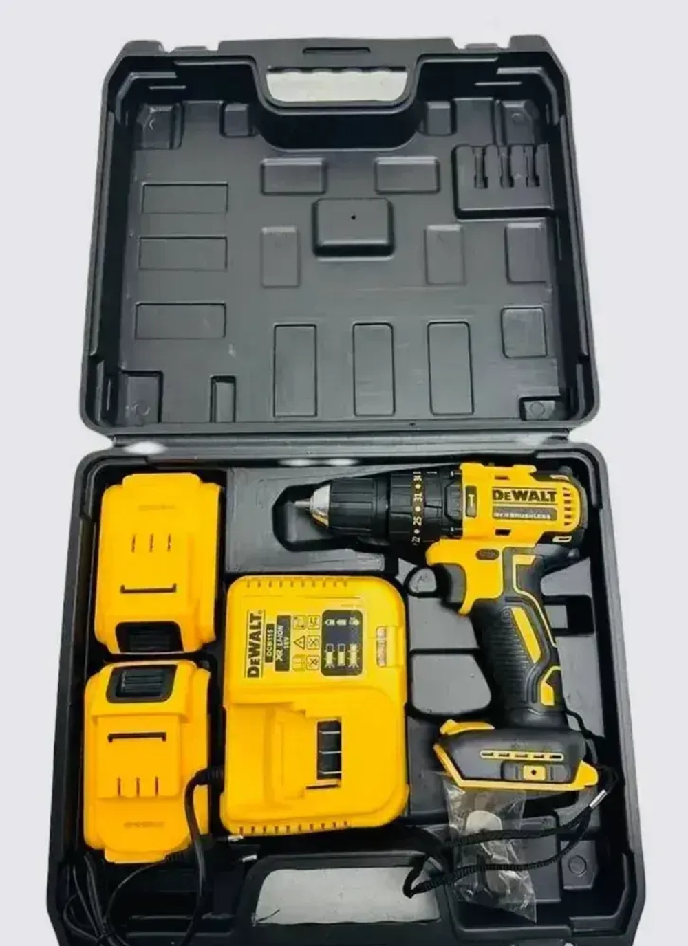Шуруповерт Dewalt 18V DCD708