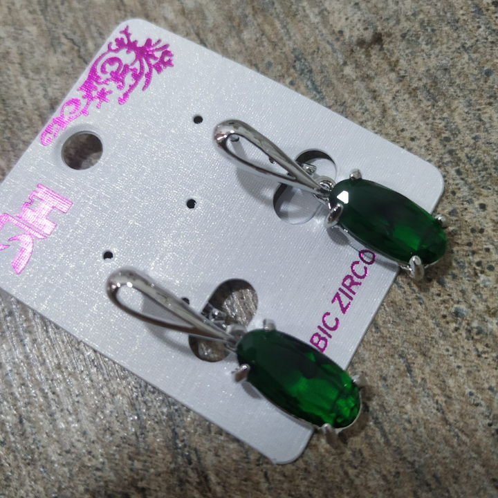 Серьги на англ.заст. Cubic Zirconia подвеска овал цвет зеленый металл серебристый