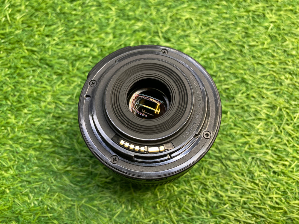 Canon 650D kit 18-55mm 3.5-5.6 IS II (800 кадров)