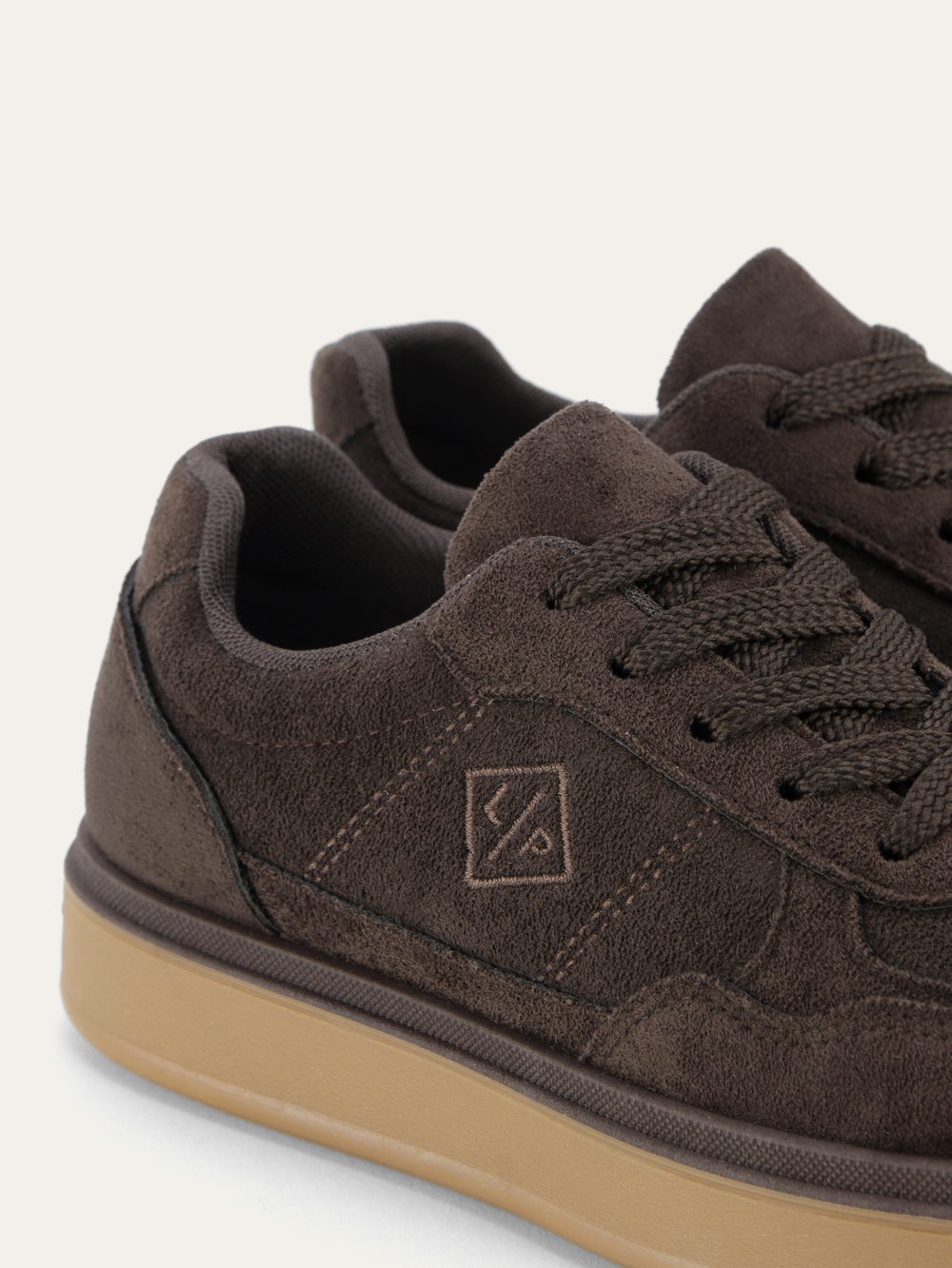 Кроссовки женские CK075-2R