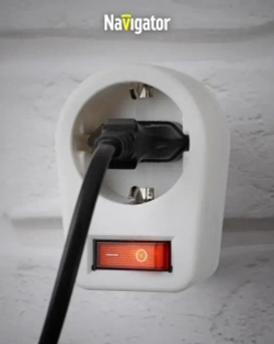 Переходник для розетки Navigator 94 669 NAD-1E-СS-WH, на 1 розетку, с выключателем