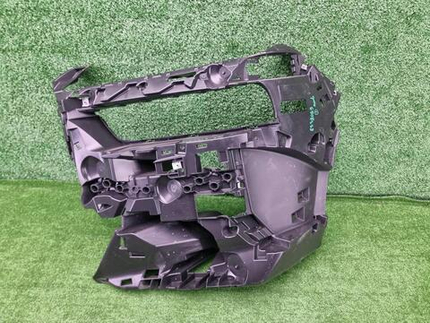 Кронштейн бампера левый BMW 7er G70 22-нв M-paket