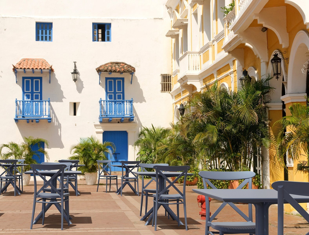 Комплект пластиковой мебели Siesta Contract Sky 80 Cross, темно-серый