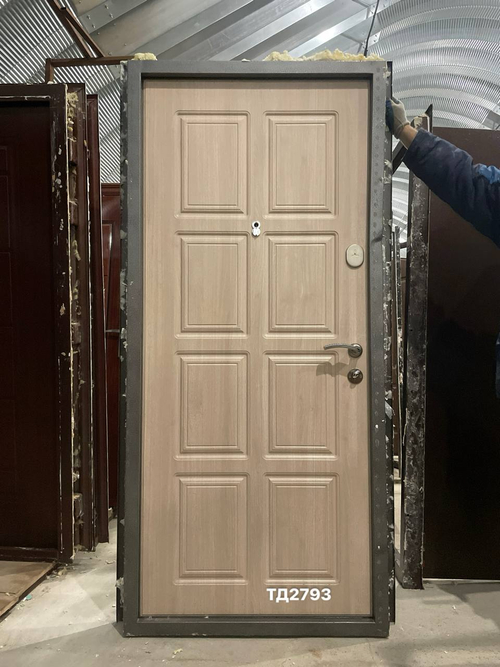 Дверь металлическая Б/У 202(в) х 91(ш) Входная