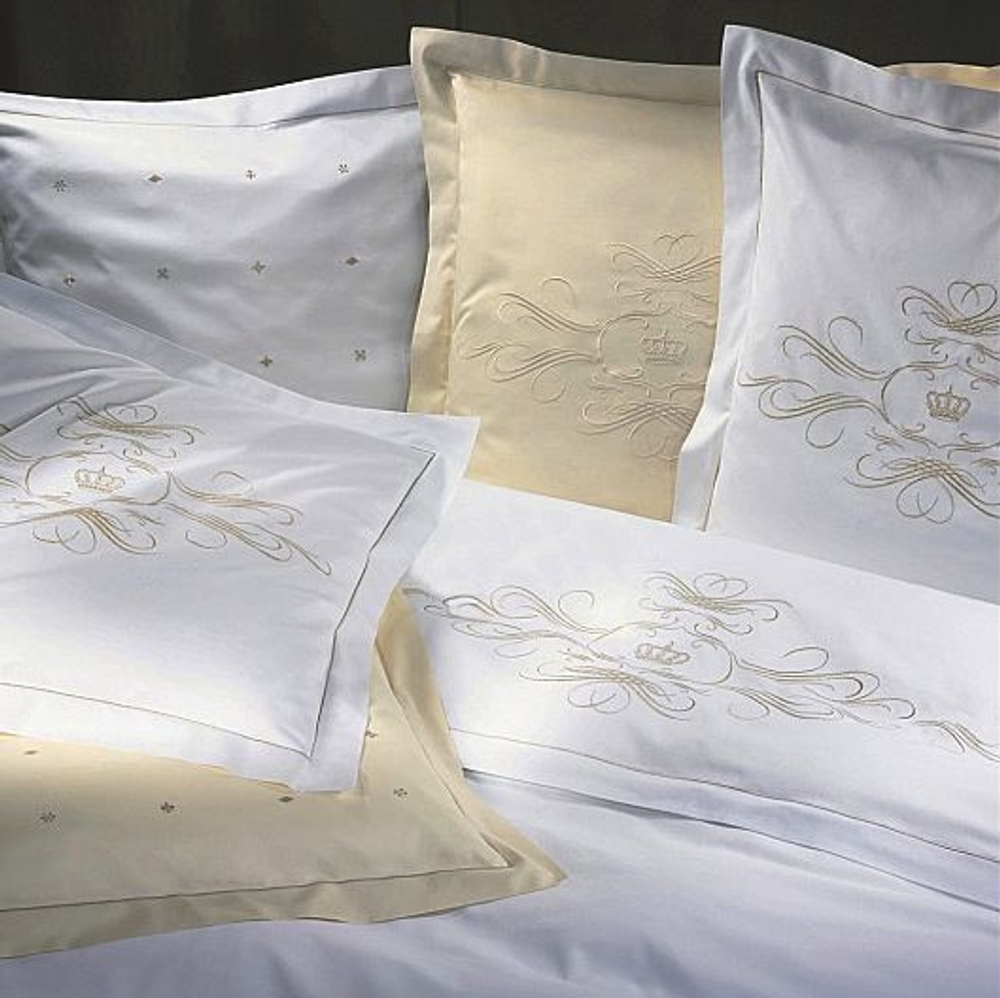 Наволочка для валика 15х40 Christian Fischbacher Luxury Nights Crown 709 золотая вышивка Швейцария фото