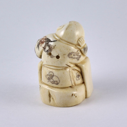 Нэцкэ Рисующий мальчик