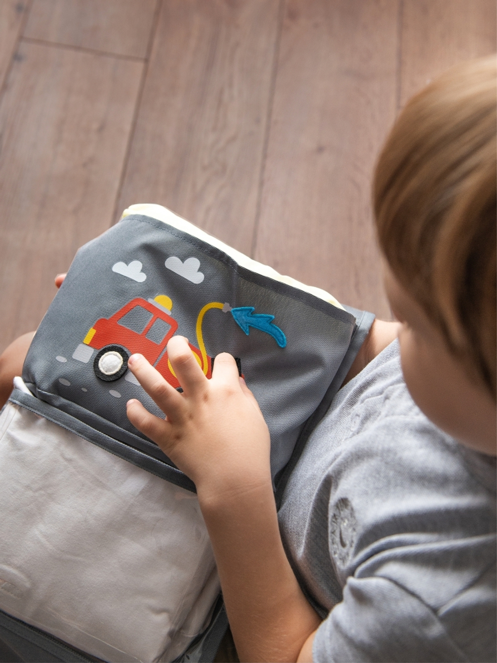 Кармашки для детского сада, на липучке. Пожарная с фетровыми колесами