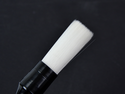 Кисть с искусственным ворсом