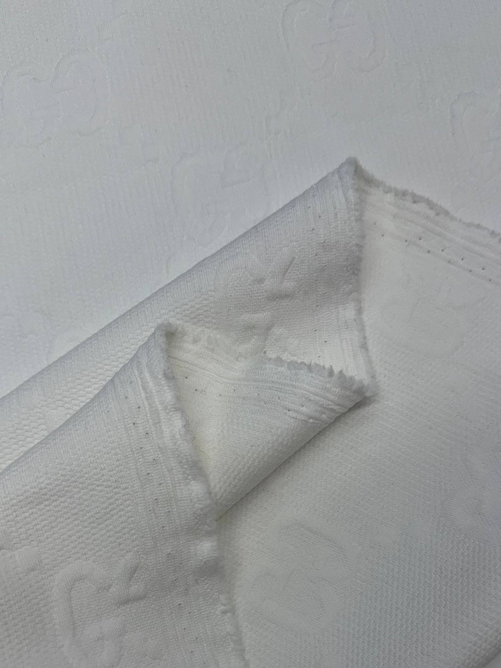 Трикотаж п/э Gucci белый с лого