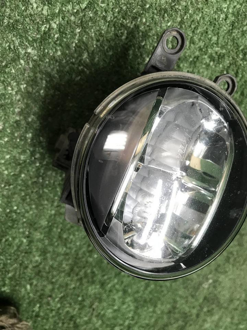 ПТФ правая Toyota Land Cruiser Prado 150 17-нв LED