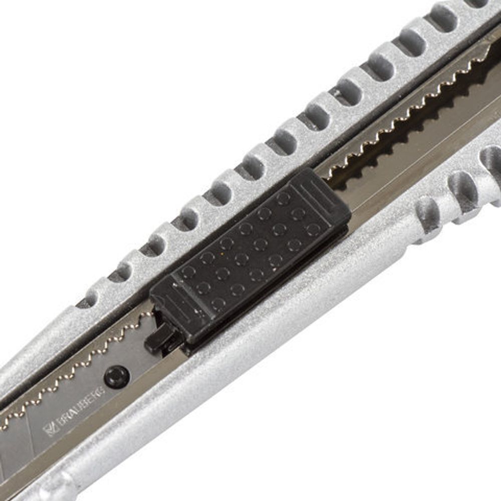 Нож универсальный 9 мм BRAUBERG "Metallic", металлический корпус (рифленый), автофиксатор, блистер, 236971