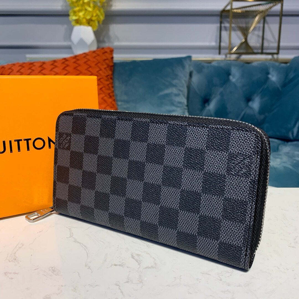 Louis Vuitton Zippy Wallet