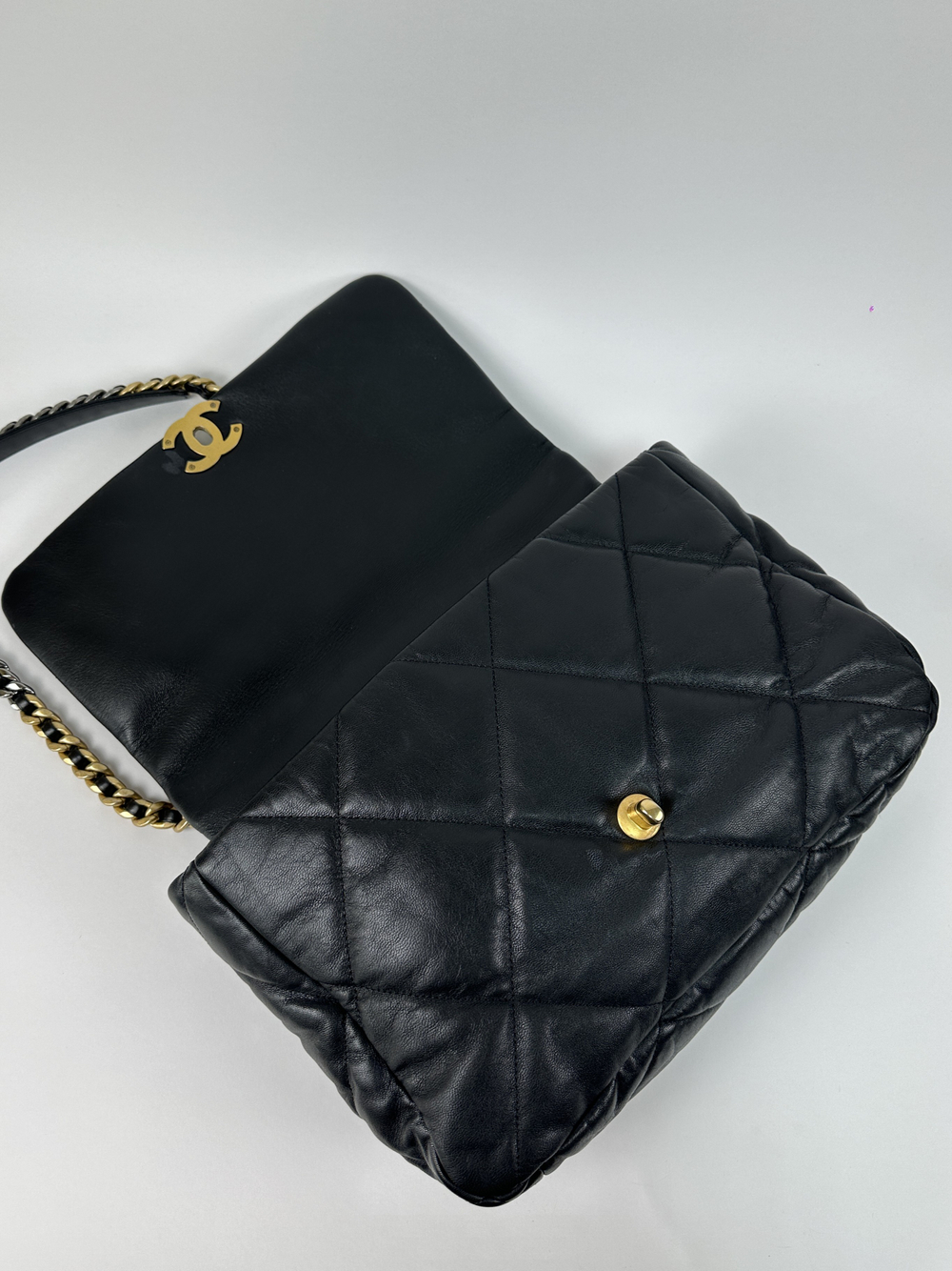 Сумка Chanel 19 Large Flap Bag